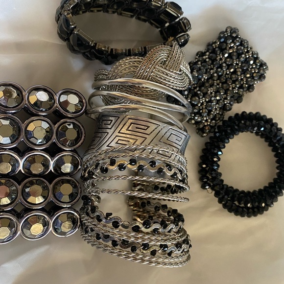 Bracelets - Picture 4 of 5